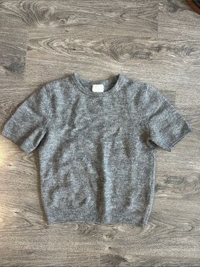 H&M Heather Gray Short Sleeve Knit Top